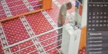Isparta’da Akılalmaz Olay: Cami Yardım Kutusunu Güpegündüz Boşalttı!