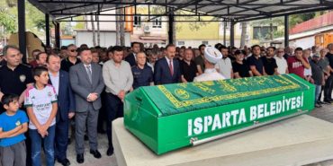 Isparta’da Hüzünlü Veda: Şehit Kardeşi Tahir Öğretmen Toprağa Verildi