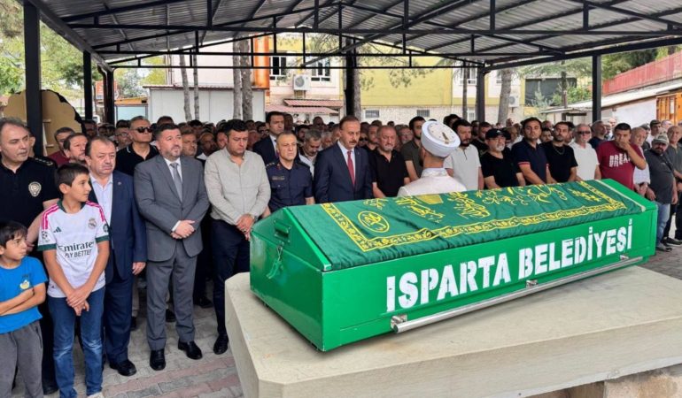 Isparta’da Hüzünlü Veda: Şehit Kardeşi Tahir Öğretmen Toprağa Verildi