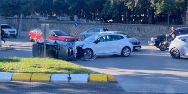 Isparta’da Korkutan Kaza: Otomobil ile Elektrikli Mini Araç Çarpıştı, 3 Yaralı