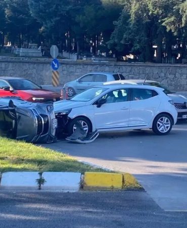 Isparta’da Korkutan Kaza: Otomobil ile Elektrikli Mini Araç Çarpıştı, 3 Yaralı