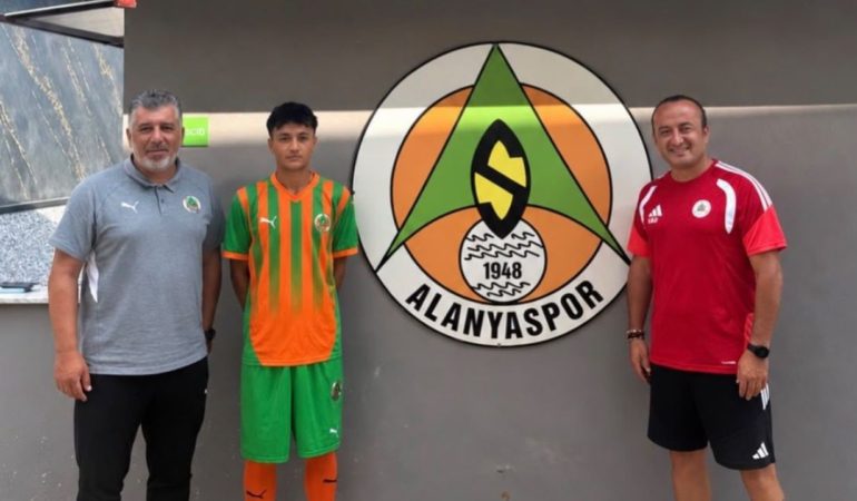 Isparta’dan Süper Lig’e Genç Yetenek Köprüsü: Kadir Yılmaz Alanyaspor’da