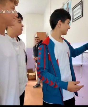 Ispartalı Öğrencilerden Yürek Isıtan Dayanışma: ‘Kardeşim Sen de Oku’ ile 2 Bin Kitap Paylaşıldı
