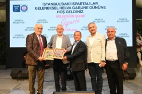 İstanbul’da Gül ve Kabune Kokusu: Gurbetteki Ispartalılar Hasret Giderdi