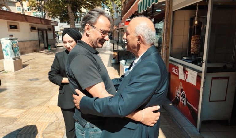 ITSO Adayı Turgut, Tarihi Üzüm Pazarı Esnafının Nabzını Tuttu