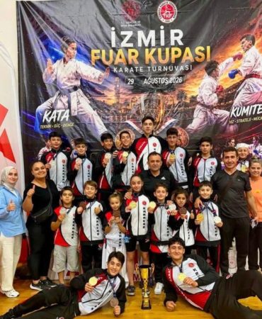 İzmir Karate Turnuvasında Karakaş Fırtınası: 20 Madalya