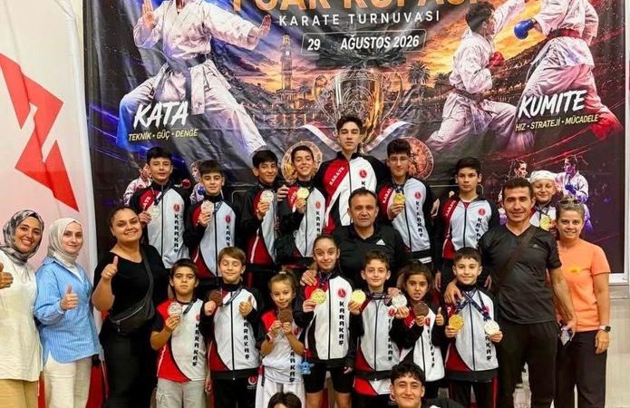 İzmir Karate Turnuvasında Karakaş Fırtınası: 20 Madalya