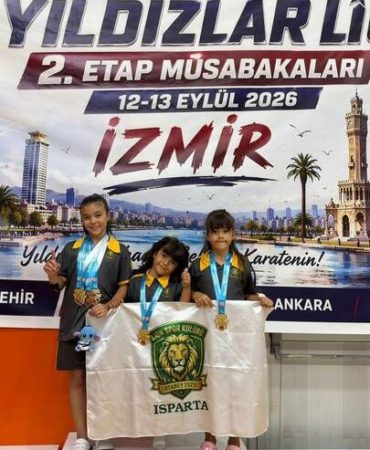 İzmir Tatamisinde Atabey Rüzgarı: Genç Karatecilerden Madalya Yağmuru