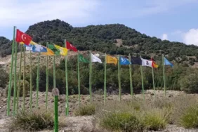 Miryokefalon’da Gurur Tablosu: Tarihi Türk Bayrakları Gökyüzüyle Buluştu