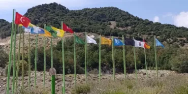 Miryokefalon’da Gurur Tablosu: Tarihi Türk Bayrakları Gökyüzüyle Buluştu