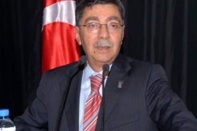 Prof. Dr. Dulupçu’dan Yürek Burkan Vefa: Ahmet Tevfik Köse’nin Kabrini Elleriyle Temizledi