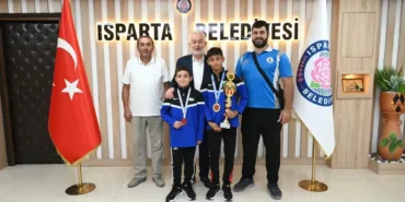 Senirkent’in Genç Pehlivanları Başdeğirmen’den Tam Not Aldı