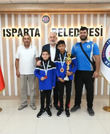 Senirkent’in Genç Pehlivanları Başdeğirmen’den Tam Not Aldı