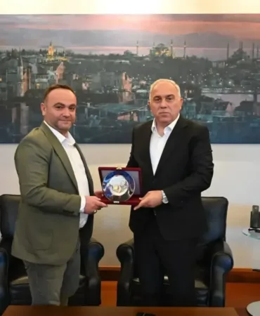 Sütçüler’den Fatih’e Uzanan Köprü: Başkan Yurdabak İstanbul’da
