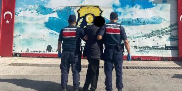 Uluborlu’da Jandarmadan Kaçamadı: 42 Yıl Cezası Bulunan Firari Hükümlü Yakalandı