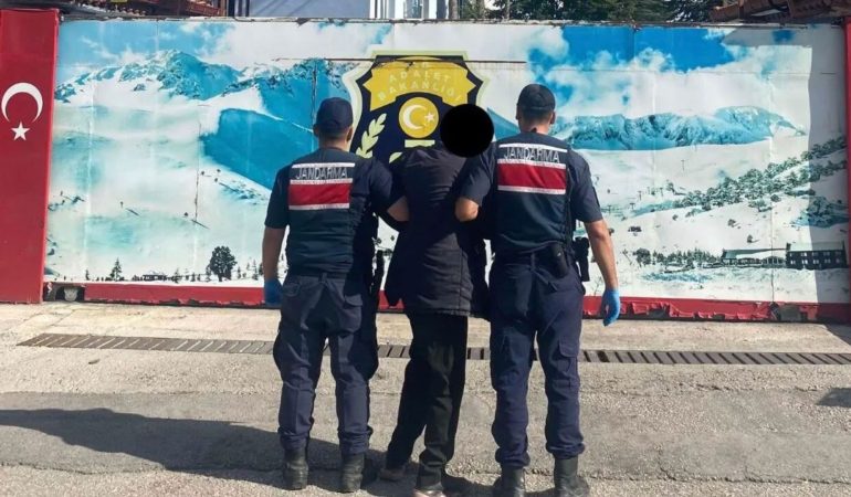 Uluborlu’da Jandarmadan Kaçamadı: 42 Yıl Cezası Bulunan Firari Hükümlü Yakalandı