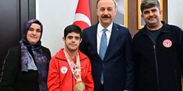 Vali Abdullah Erin, Dünya Şampiyonu Gururumuz Adem Baş’ı Ağırladı