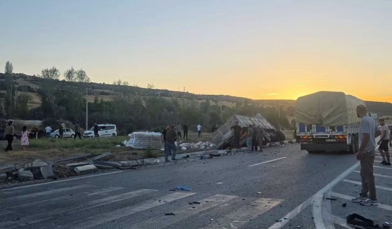 Yalvaç Kavşağında Faciadan Dönüldü: LPG Tankeri ile Kamyon Çarpıştı