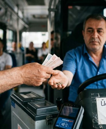 Iki-Adimlik-Yola-42-Lira-kai