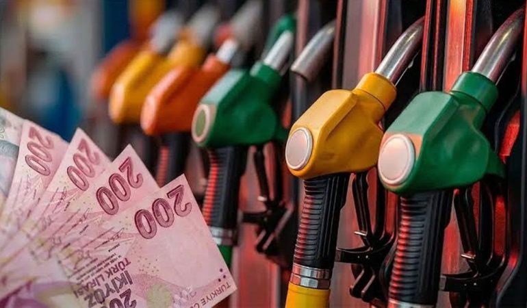 Akaryakıt Pompalarında Çift Yönlü Şok! Benzin İndirimli, Motorin Zamlı Geliyor!