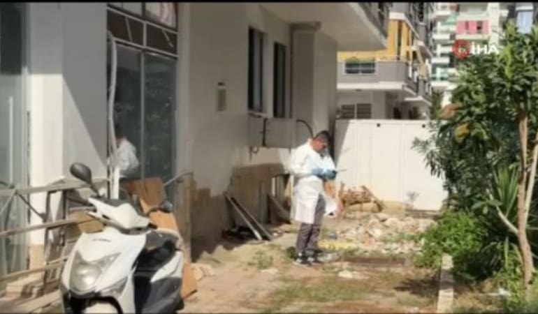 Alanya’da Kan Donduran Olay: Kardeşini Balkondan Attı, Sonra Canına Kıydı!
