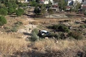 Antalya’da Dehşet Verici Kaza: Otomobil 30 Metrelik Uçuruma Uçtu, Sürücü Yaralı Kurtuldu!