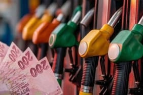 Benzine Dev İndirim Serisi! Pompa Fiyatları Bir Kez Daha Düşüyor, Toplam İndirim 7 TL’yi Aştı!