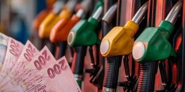 Benzine Dev İndirim Serisi! Pompa Fiyatları Bir Kez Daha Düşüyor, Toplam İndirim 7 TL’yi Aştı!