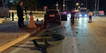 Burdur’da Alkollü Sürücü Faciası: Kavşak Savaş Alanına Döndü, 3 Yaralı!