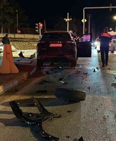 Burdur’da Alkollü Sürücü Faciası: Kavşak Savaş Alanına Döndü, 3 Yaralı!