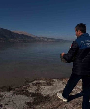 Eğirdir Gölü’nde Yasa Dışı Balık Avına Geçit Yok: 50 Kilo Gümüşi Havuz Balığına El Konuldu, Ağır Ceza Yolda!