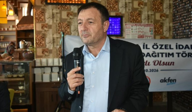 Eğirdir’de Dijital Geleceğe Yatırım: Muhtar ve Okullara Bilgisayar Desteği!