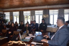 Eğirdir’in Geleceği Gençlerle Şekilleniyor: Başkan Özer, Kırıkkale Üniversitesi Öğrencilerini Ağırladı!