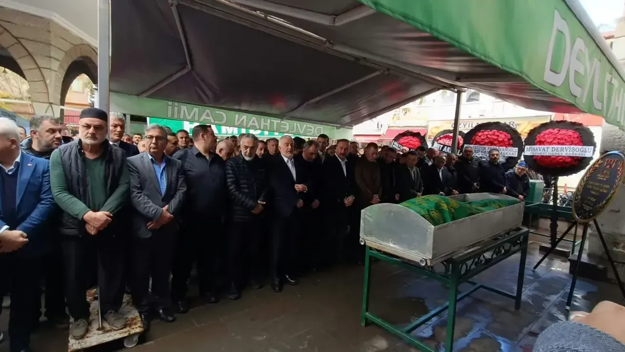 Eski Bakan Erkan Mumcu’nun Acı Kaybı: Babası Süleyman Mumcu Yalvaç’ta Son Yolculuğuna Uğurlandı