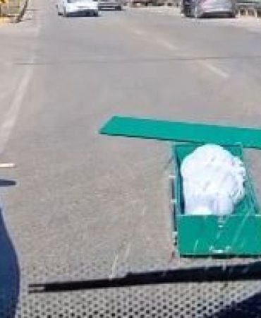 Isparta Akkent Kavşağı’nda Şok Eden Görüntüler: Cenaze Aracından Tabut Yola Savruldu!