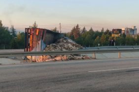 Isparta-Keçiborlu Yolu Kilitlendi: Deri Yüklü TIR Karşı Şeride Savruldu!