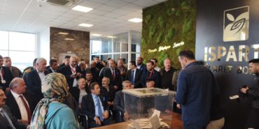 Isparta Ticaret Borsası’nda Hüdai Şahin’den Ezici Zafer! Güven Tazeledi