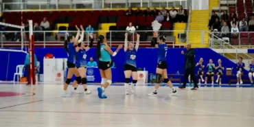 Isparta’da Cumhuriyet Kupası Voleybol Heyecanı Başladı: Genç Kızlar Şampiyonluk İçin Filede!