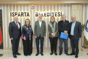 Isparta’da Demirel Rüzgarı! Şevket Demirel’in Kızlarından Başkan Başdeğirmen’e Anlamlı Ziyaret