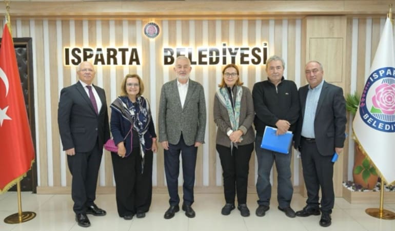 Isparta’da Demirel Rüzgarı! Şevket Demirel’in Kızlarından Başkan Başdeğirmen’e Anlamlı Ziyaret