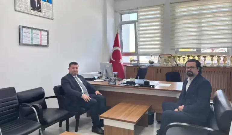 Isparta’da Eğitim Ateşi Yükseliyor: Müdür Ocak Sınıflara Girdi, Öğrencilerle Kalpten Sohbet Etti!