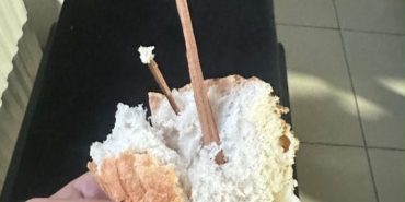 Isparta’da Ekmek Şoku! İçinden Çıra Çıktı, O Anlar Kamerada