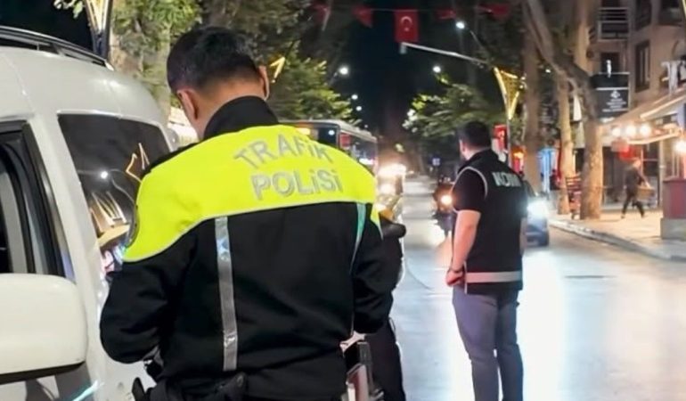Isparta’da Emniyetten Kapsamlı Denetim: 40 Aranan Şahıs Yakalandı, Suçlulara Göz Açtırılmadı!