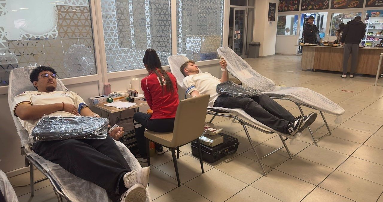 Isparta’da Gençlerden Hayat Kurtaran Adım: Kızılay’a Kan Bağışı Seferberliği!