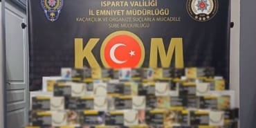 Isparta’da Kaçakçılığa Büyük Darbe! On Binlerce Bandrolsüz Makaron ve Sigara Ele Geçirildi
