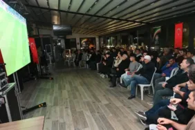 Isparta’da Milli Maç Coşkusu Doruktaydı: Dev Ekranda Tek Yürek Oldular!