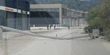 Isparta’da Şiddetli Fırtına Direkleri Devirdi: OSB Yolu Ulaşıma Kapandı!