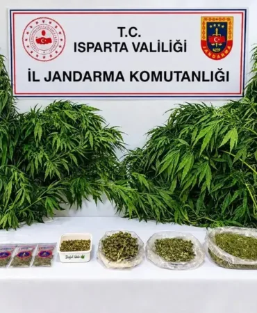 Isparta’da Zehir Tacirlerine Büyük Darbe: 62 Gözaltı, Milyonluk Uyuşturucu Ele Geçirildi!