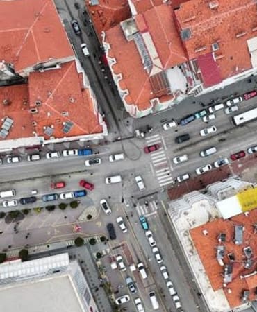 Isparta’nın Kalbinde Büyük Değişim: Cumhuriyet Caddesi’nde Kaldırım Yenileme Başlıyor, Trafik Tek Şeride Düşüyor!
