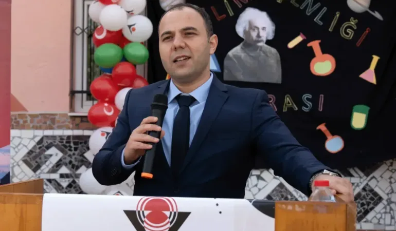 Isparta’nın Köy Okullarında Bilim Rüzgarı Esti! Minik Kaşifler Teleskopla Gökyüzünü, Mikroskopla Hücreleri Keşfetti